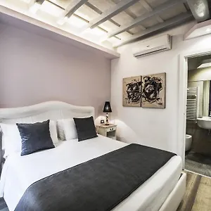 Town House Spagna 2*, Roma Italia